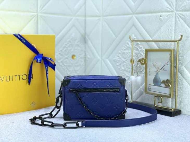 Picture of Louis Vuitton Mens Bags _SKUfw141327038fw